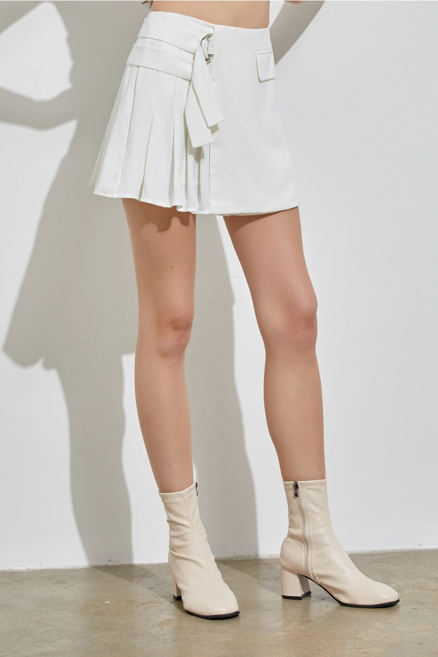 Serena | White Pleated Skirt