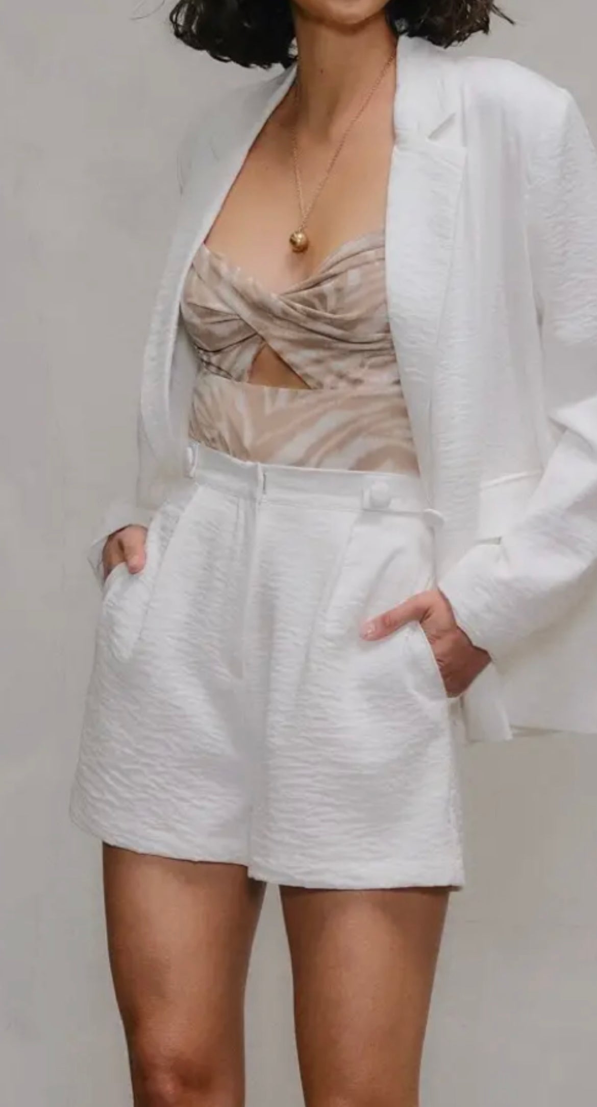 Blanco | White High-Waisted Shorts