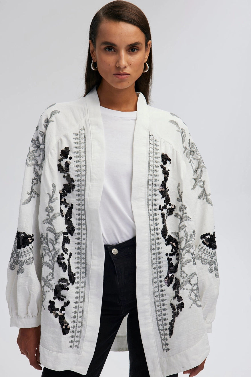 Kai | Embroidered Kimono